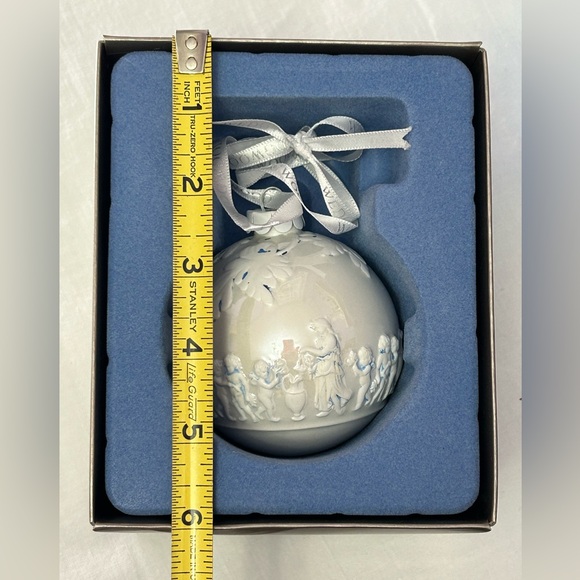 Wedgwood Icon White Jasper Wear Ornament Goddess Cherubs RARE NEW IN BOX - Picture 8 of 8